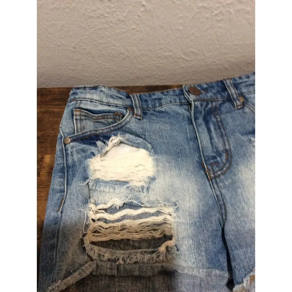 Juniors Size 9 destroyed jean shorts tinseltown womens